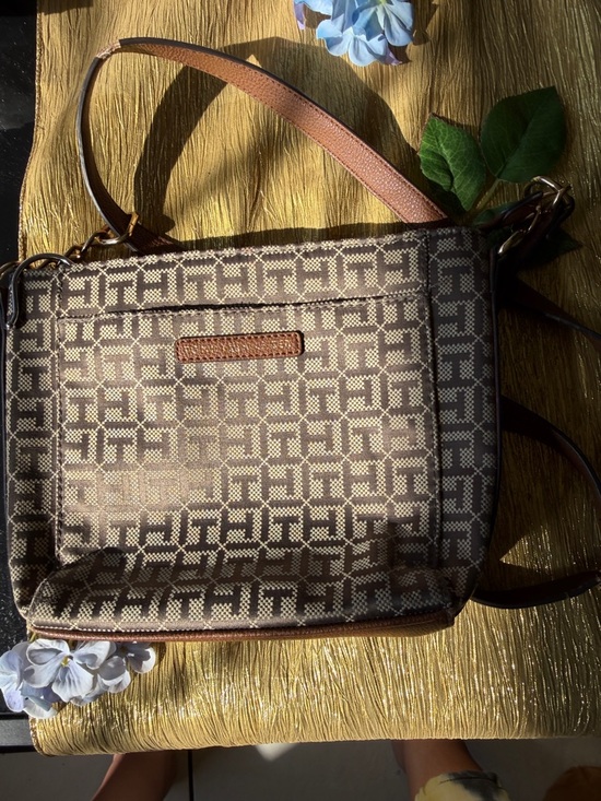 Tommy Hilfiger Handbags - Tommy Hilfiger Crossbody Monogram Bag Top Zip Small Preppy Concert Travel